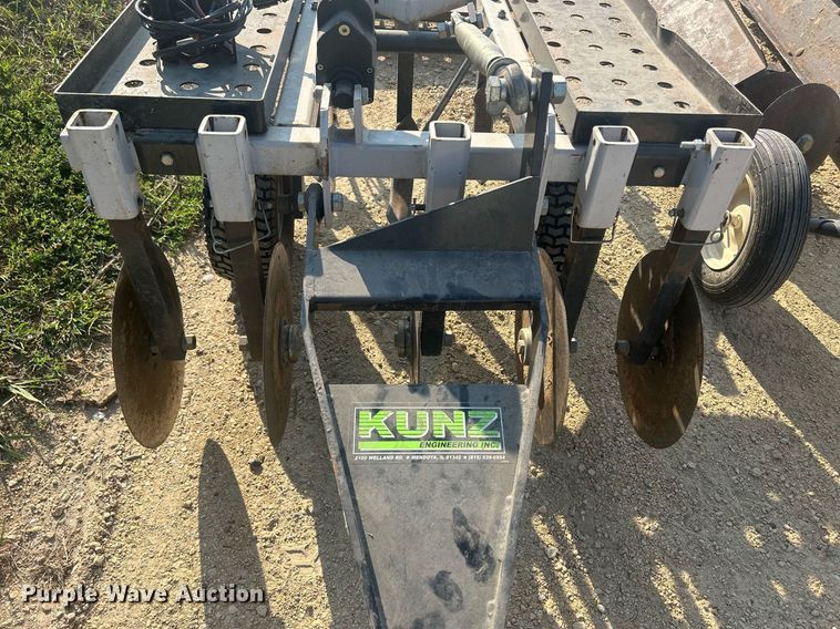 image for item DQ0906 (4) pieces of ag equipment