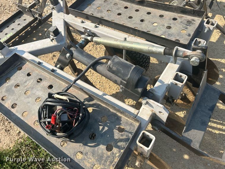 image for item DQ0906 (4) pieces of ag equipment