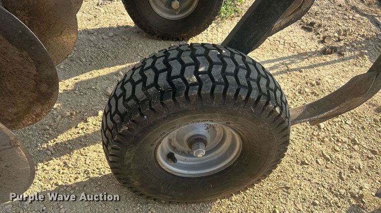 image for item DQ0906 (4) pieces of ag equipment