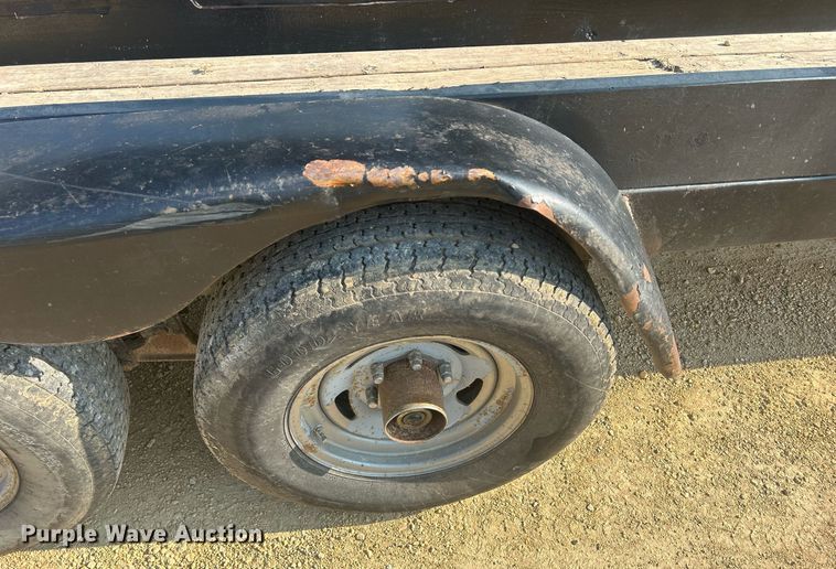 image for item DQ0907 2002 U.S. Cargo USE08518TA3  utility trailer