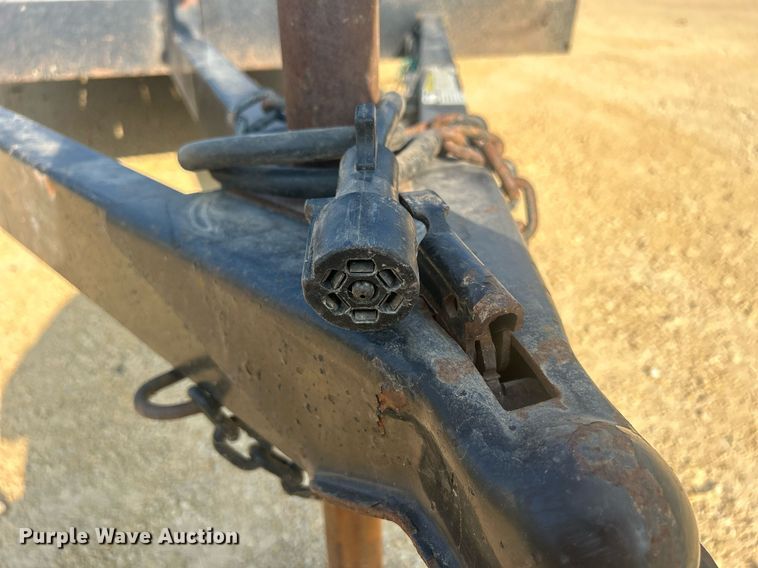 image for item DQ0907 2002 U.S. Cargo USE08518TA3  utility trailer