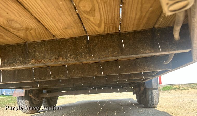 image for item DQ0907 2002 U.S. Cargo USE08518TA3  utility trailer