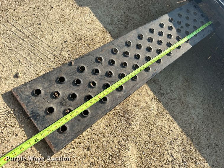 image for item DQ0907 2002 U.S. Cargo USE08518TA3  utility trailer