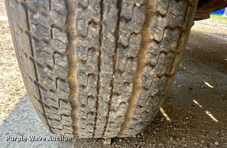 image for item DQ0907 2002 U.S. Cargo USE08518TA3  utility trailer