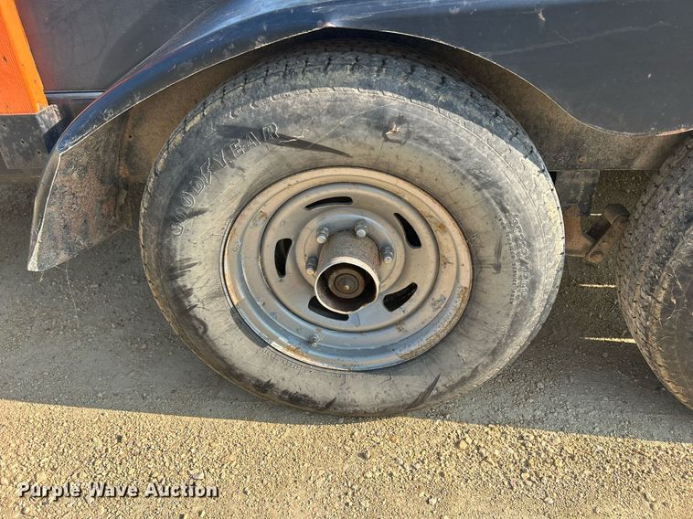 image for item DQ0907 2002 U.S. Cargo USE08518TA3  utility trailer