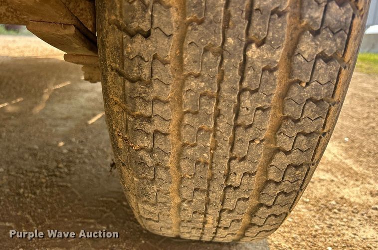 image for item DQ0907 2002 U.S. Cargo USE08518TA3  utility trailer