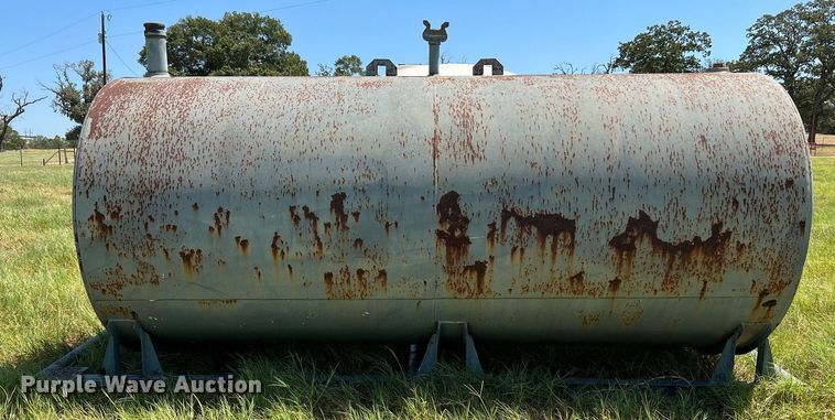 image for item DQ2155 Fuel tank