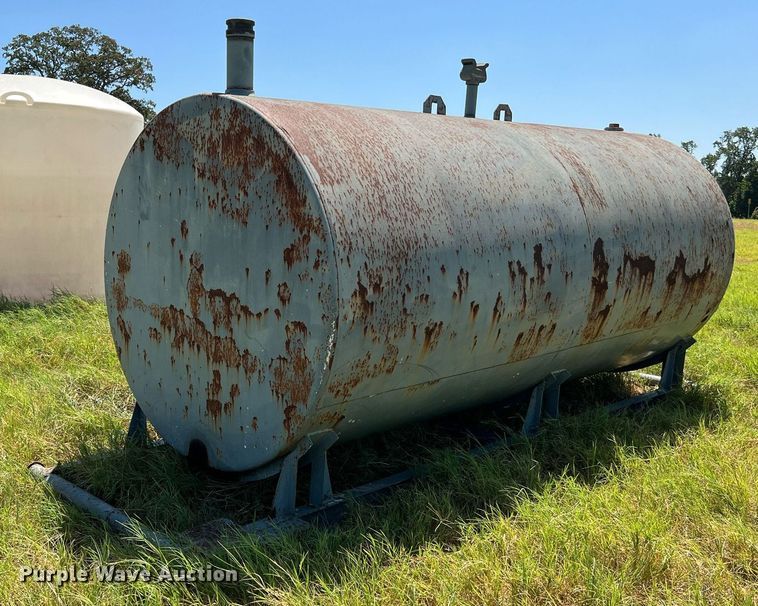 image for item DQ2155 Fuel tank