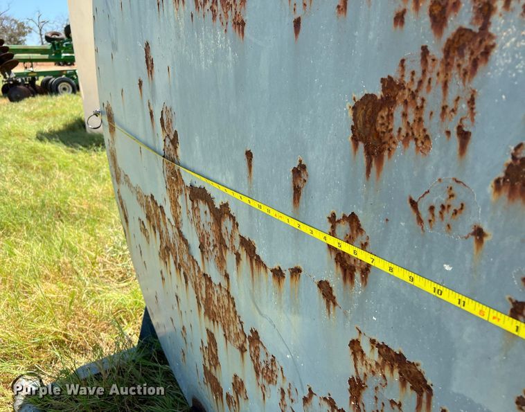 image for item DQ2155 Fuel tank