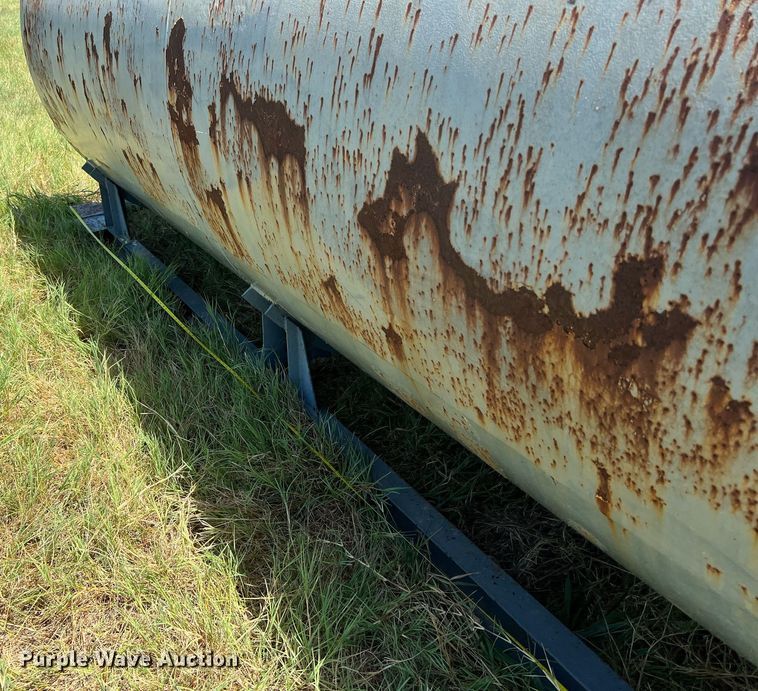 image for item DQ2155 Fuel tank