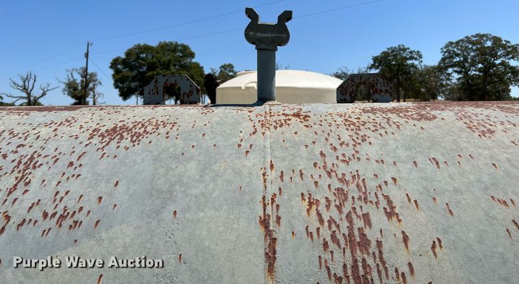 image for item DQ2155 Fuel tank