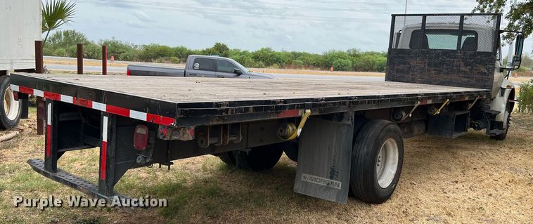 image for item DQ2175 2015 International DuraStar 4300  flatbed truck