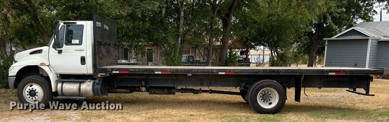 image for item DQ2175 2015 International DuraStar 4300  flatbed truck