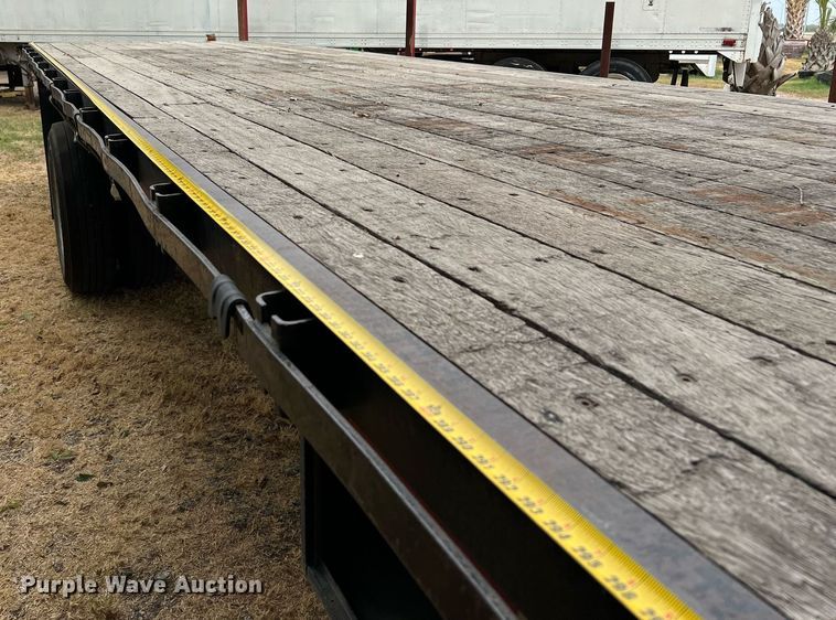 image for item DQ2175 2015 International DuraStar 4300  flatbed truck