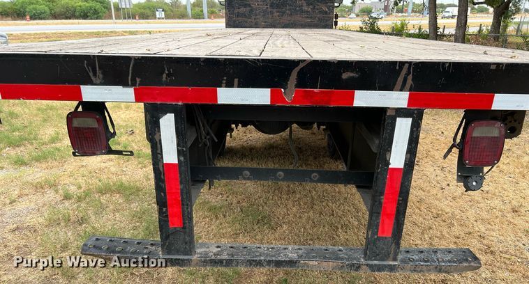 image for item DQ2175 2015 International DuraStar 4300  flatbed truck