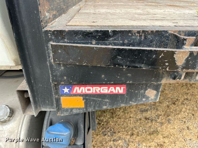 image for item DQ2175 2015 International DuraStar 4300  flatbed truck