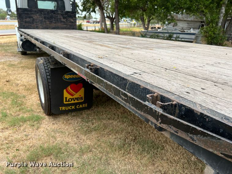 image for item DQ2175 2015 International DuraStar 4300  flatbed truck