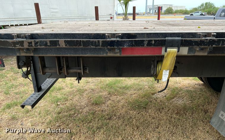 image for item DQ2175 2015 International DuraStar 4300  flatbed truck