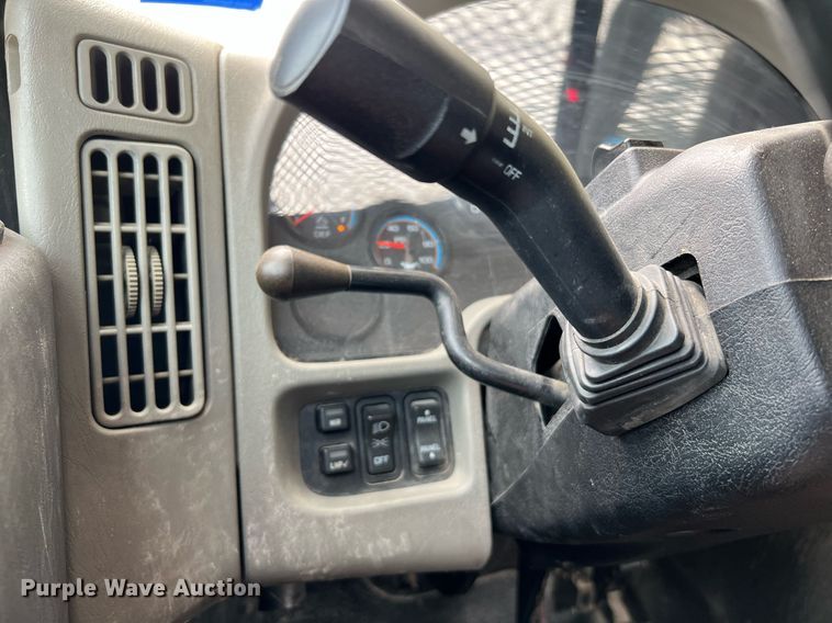 image for item DQ2175 2015 International DuraStar 4300  flatbed truck