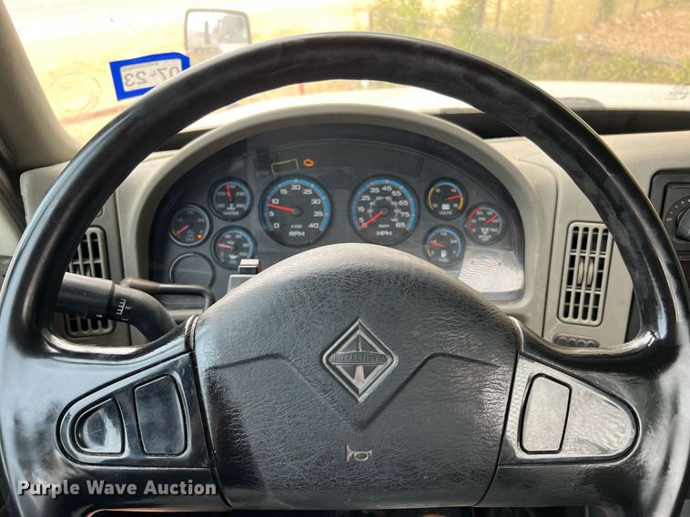 image for item DQ2175 2015 International DuraStar 4300  flatbed truck