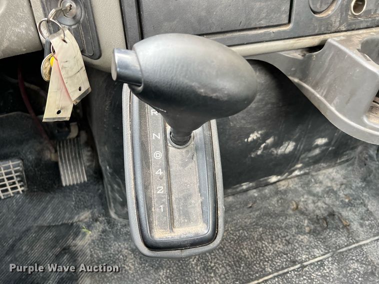 image for item DQ2175 2015 International DuraStar 4300  flatbed truck