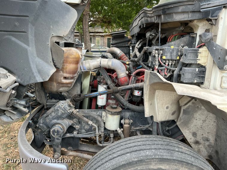 image for item DQ2175 2015 International DuraStar 4300  flatbed truck