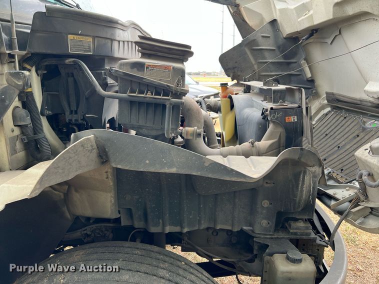 image for item DQ2175 2015 International DuraStar 4300  flatbed truck