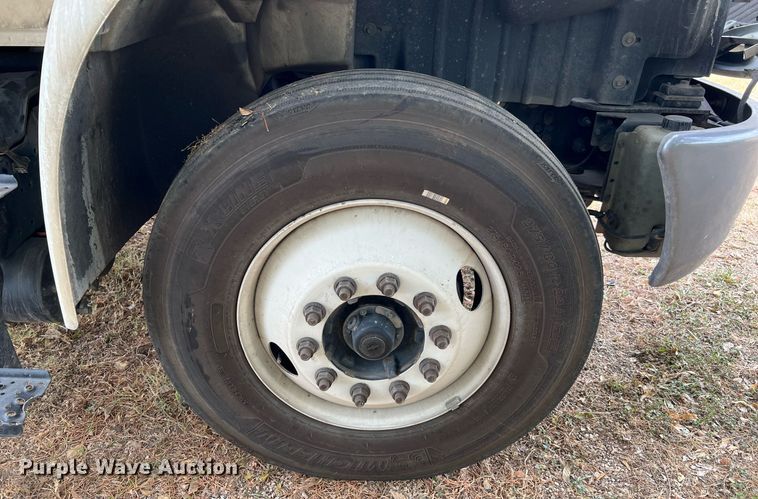 image for item DQ2175 2015 International DuraStar 4300  flatbed truck