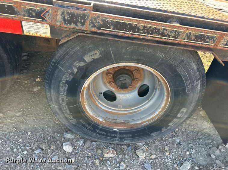 image for item DS2160 2013 Diamond T  equipment trailer