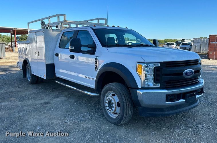image for item DS2216 2017 Ford F450  utility / service truck