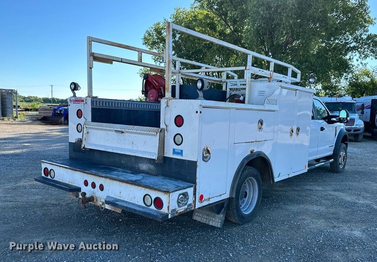 image for item DS2216 2017 Ford F450  utility / service truck