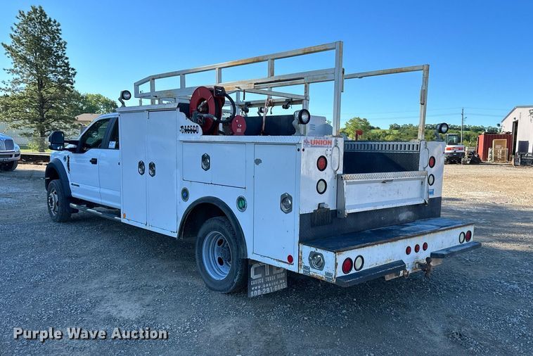 image for item DS2216 2017 Ford F450  utility / service truck