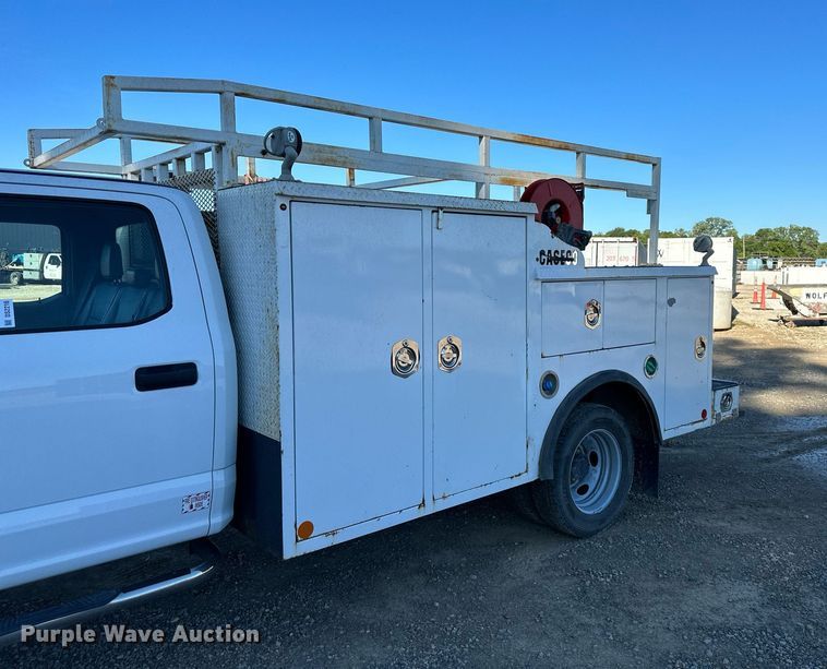 image for item DS2216 2017 Ford F450  utility / service truck