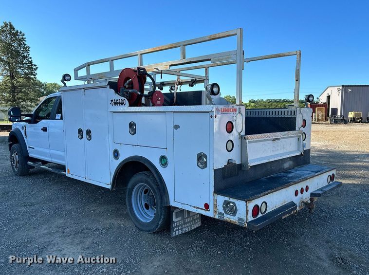 image for item DS2216 2017 Ford F450  utility / service truck
