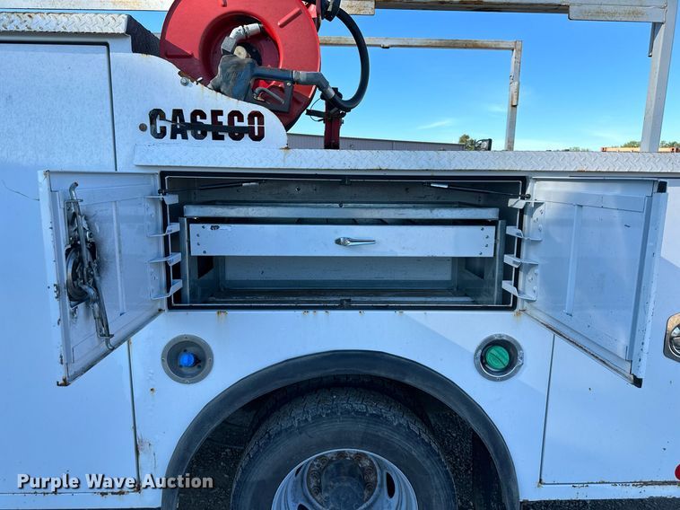 image for item DS2216 2017 Ford F450  utility / service truck