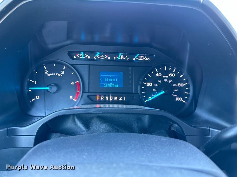 image for item DS2216 2017 Ford F450  utility / service truck