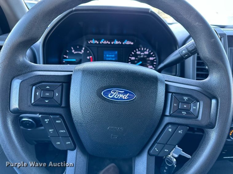 image for item DS2216 2017 Ford F450  utility / service truck