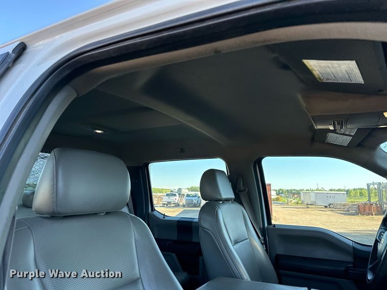 image for item DS2216 2017 Ford F450  utility / service truck