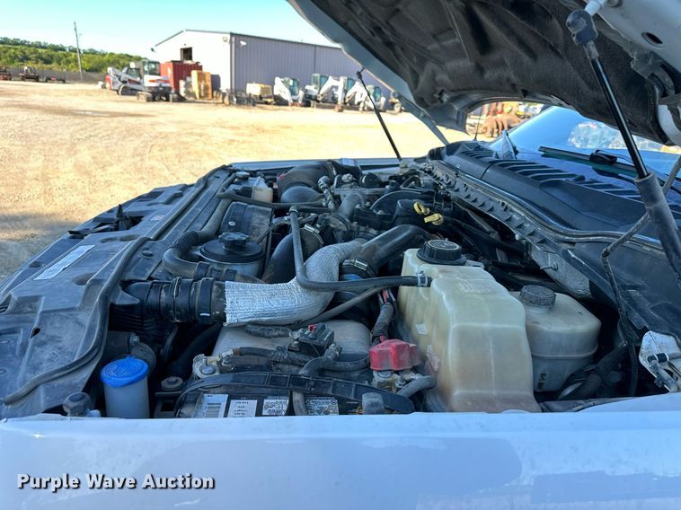 image for item DS2216 2017 Ford F450  utility / service truck