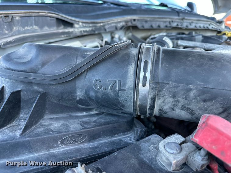 image for item DS2216 2017 Ford F450  utility / service truck