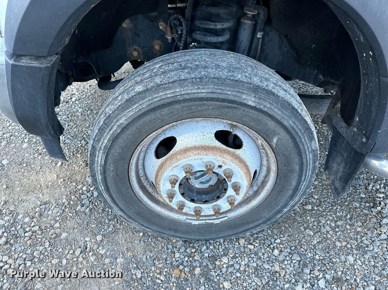 image for item DS2216 2017 Ford F450  utility / service truck