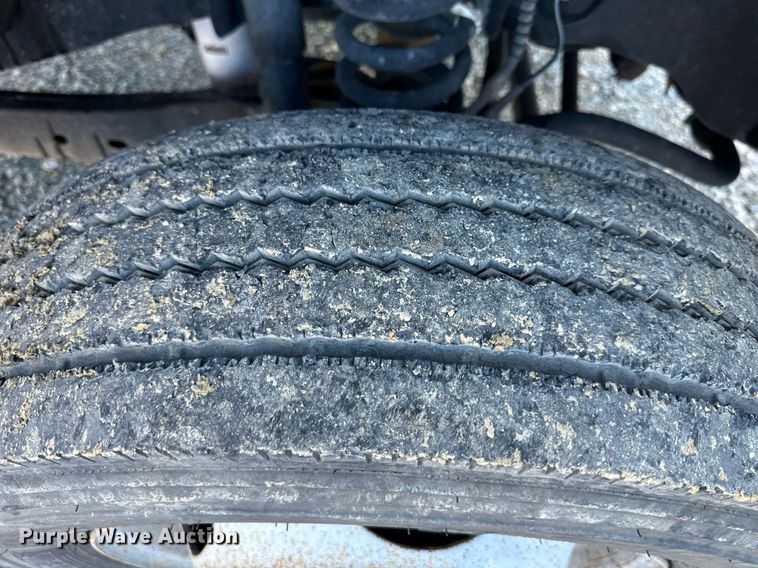 image for item DS2216 2017 Ford F450  utility / service truck