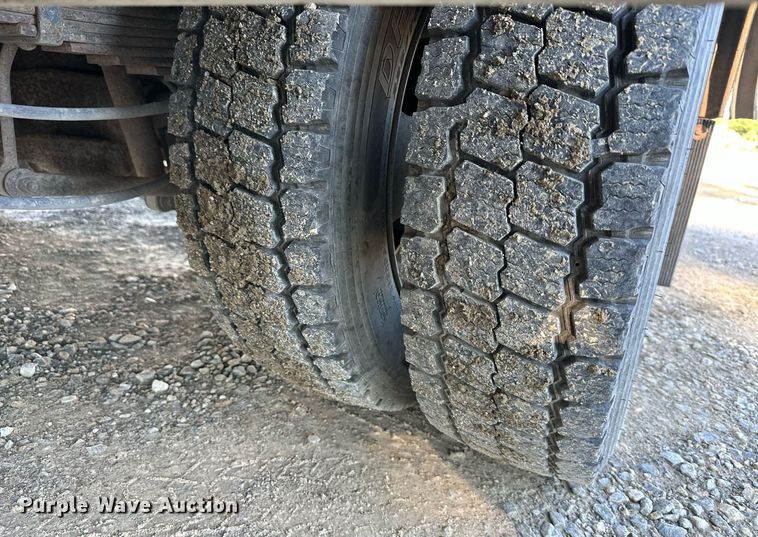 image for item DS2216 2017 Ford F450  utility / service truck