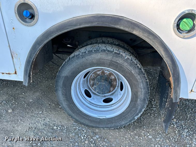 image for item DS2216 2017 Ford F450  utility / service truck