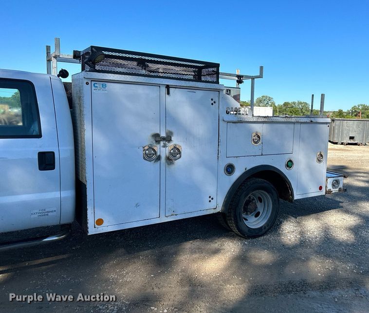 image for item DS2217 2016 Ford F450  utility / service truck