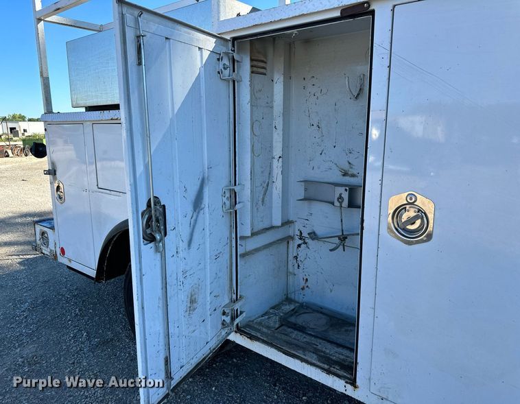 image for item DS2217 2016 Ford F450  utility / service truck