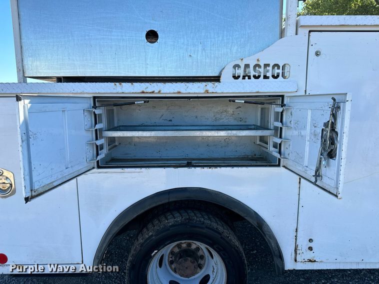 image for item DS2217 2016 Ford F450  utility / service truck