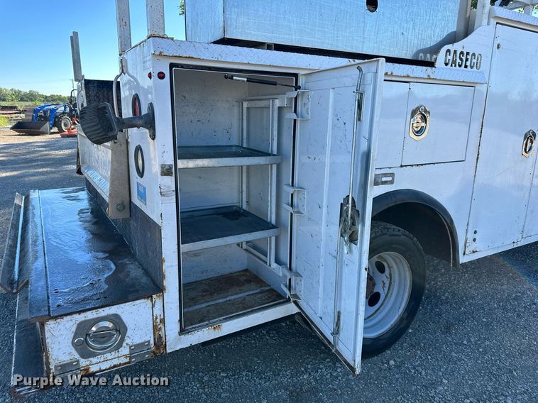 image for item DS2217 2016 Ford F450  utility / service truck