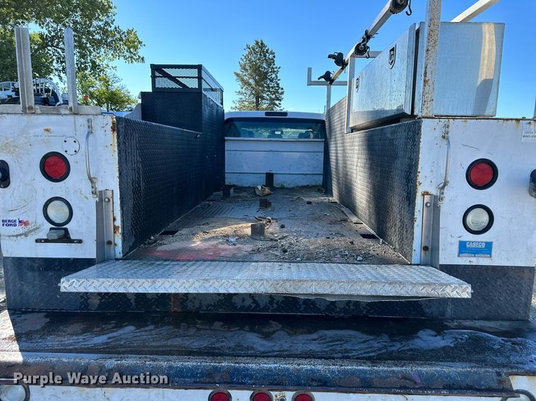 image for item DS2217 2016 Ford F450  utility / service truck