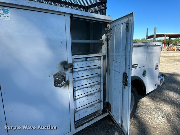 image for item DS2217 2016 Ford F450  utility / service truck